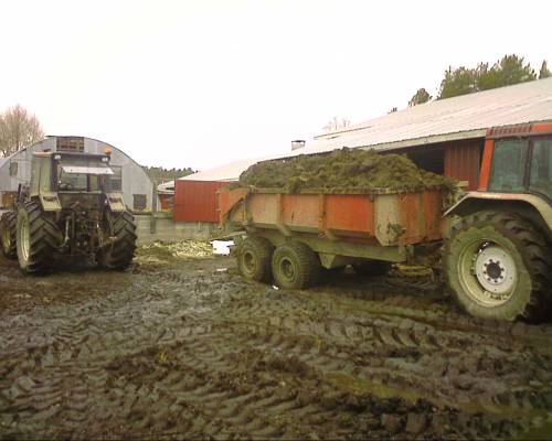 Valmet 655 ja valmet 6400 ja teko 12
lannan ajua
