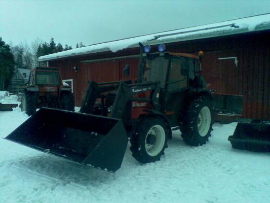 Valmet 355
Aurauskalusto
Avainsanat: Valmet 355 VM250