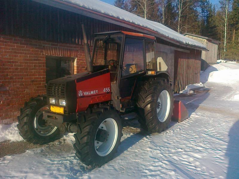 Valmetti 455 -90
Valmet kevätauringossa
Avainsanat: valmet 455