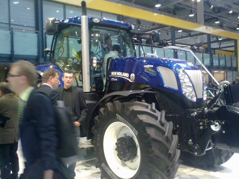 new holland T7
New Holland T7
Avainsanat: agriteknica 2011