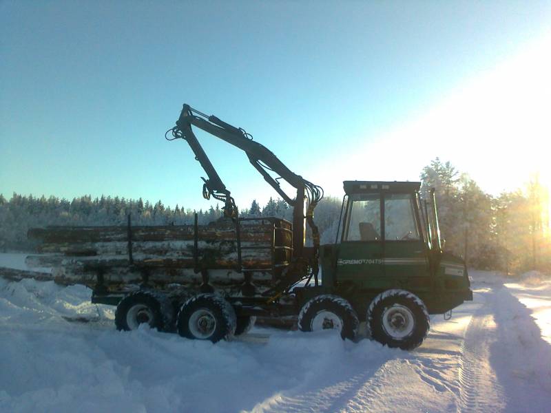 Gremo 704ts
puita ajaas  viikonloppuna omasta metsästä
Avainsanat: gremo ja tukki kuorma