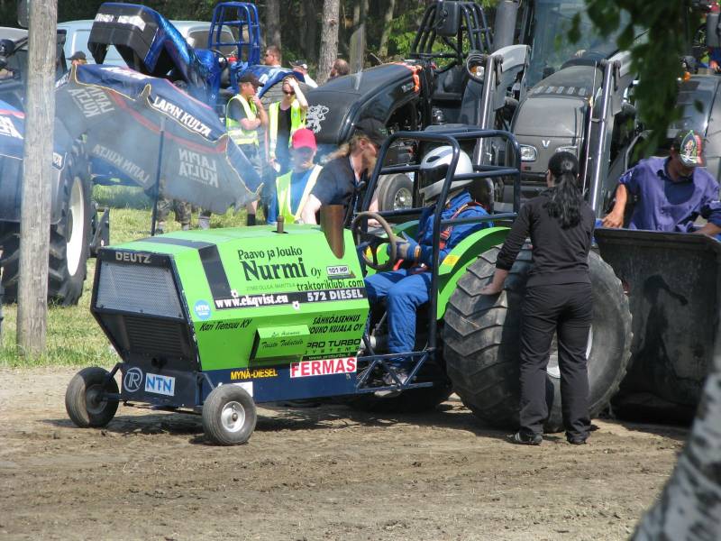 Naapuri kuntalainen
Diesel
Avainsanat: Diesel