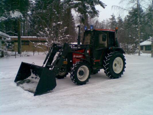 Pihan aurausta
Valmet 355
Avainsanat: Valmet 355