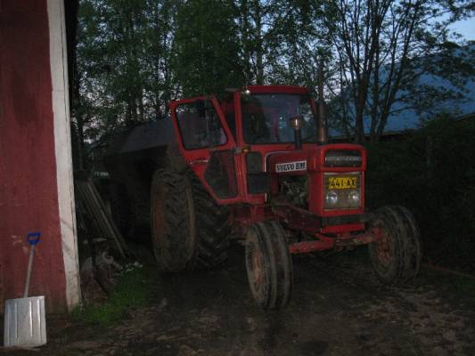 Volvo bm 650 ja palmu 12m3
vähän volvo palmun eessä voihkii mutta ei se mitään :)
Avainsanat: Volvo bm 650 palmu