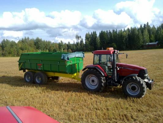 kuormaa ootelles
caseih+tempo
Avainsanat: case caseih tempo