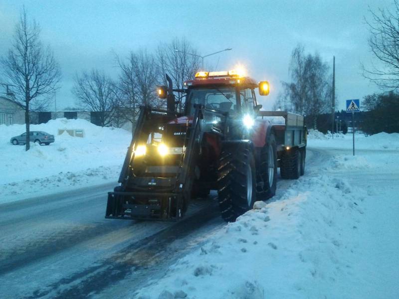 lumen ajua
kuusankoskella kävi parkki paikat pieneks
Avainsanat: case caseih cvx multiva