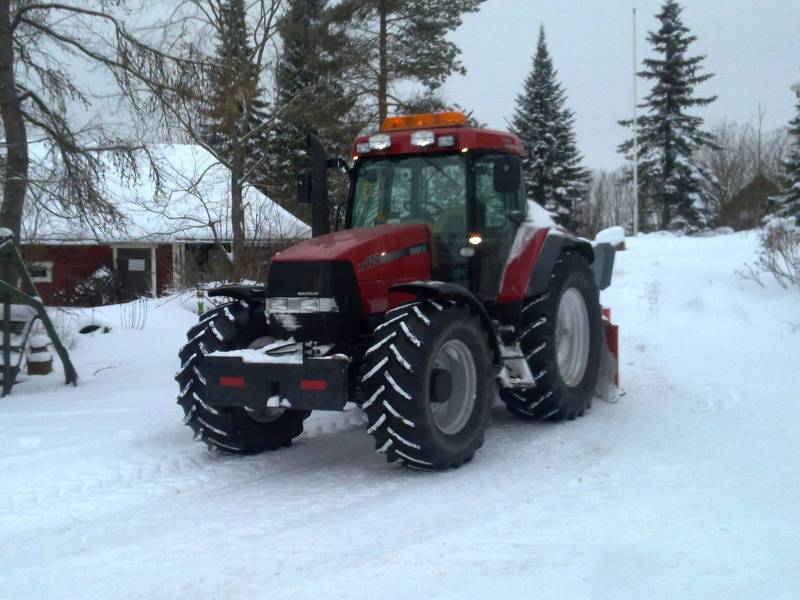 case mx 120
juoluaattona piti käydä tuiskukohtia avaamas! aura puuttuuvaan keulasta :D ja HYVÄÄ JOULUA KAIKILLE :D
Avainsanat: case caseih