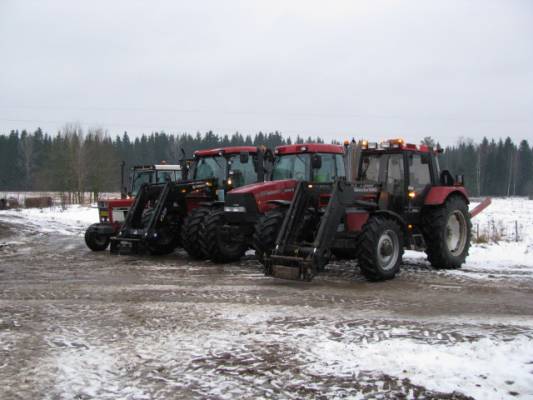 perhekuva
reunimmaisia vaan ei ole enää 
Keywords: case caseih