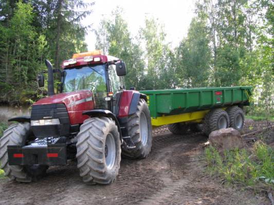 case ja tempot
vähän hiekkaa ajettiin
Avainsanat: case caseih tempo