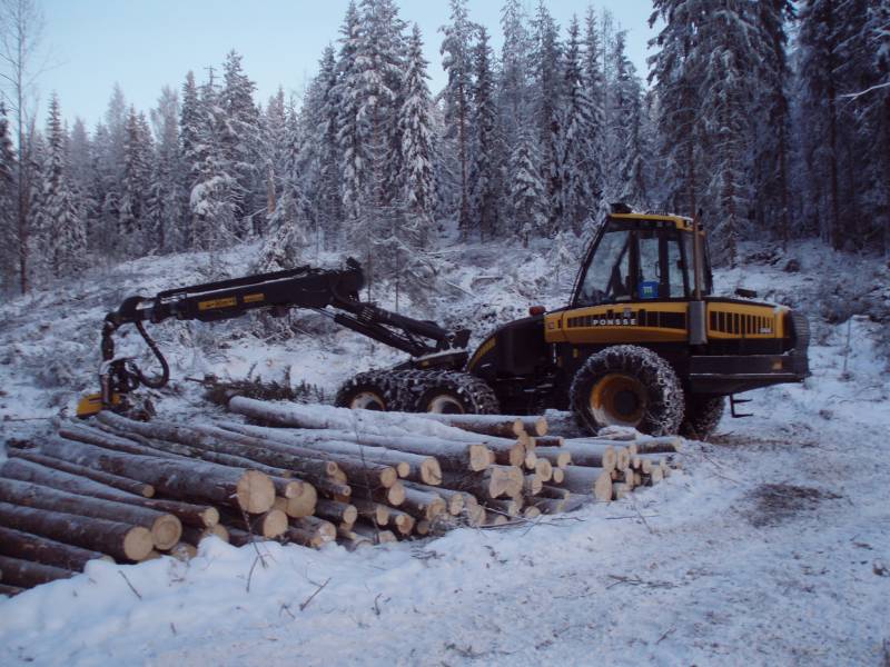 Pettäisenmäeltä
Ponsse ergo
