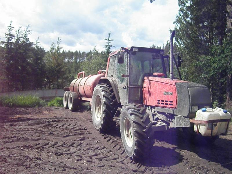 lietteen ajo yksikkö
valtra ja lame kaivolla
Avainsanat: valtra lame kaivo