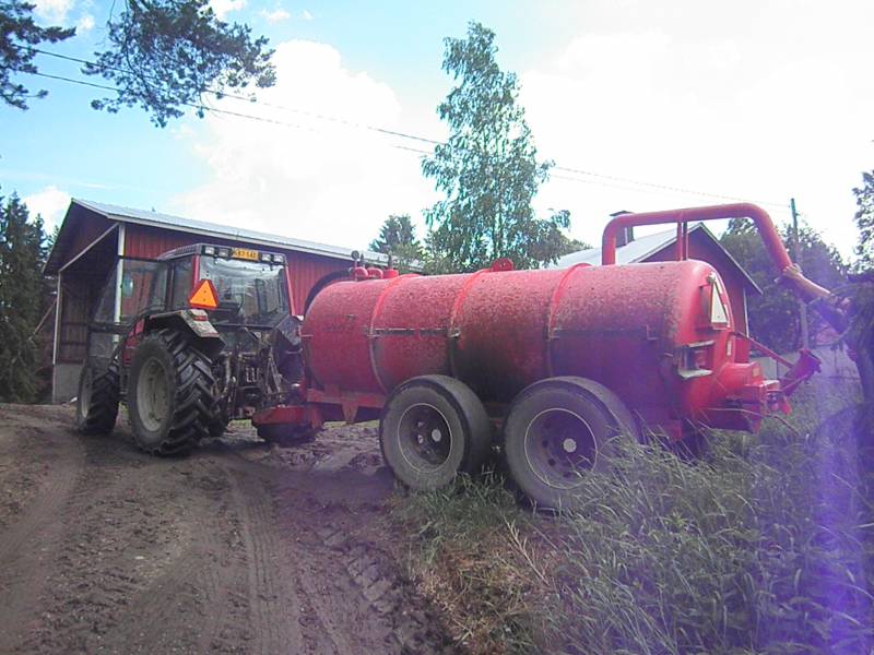 lietteen ajo yksikkö
valtra ja lame kaivolla
Avainsanat: valtra lame kaivo