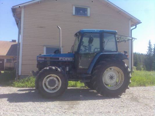 Ford 6640 rehunteon jälkeen
fordi lepää.
Avainsanat: ford6640