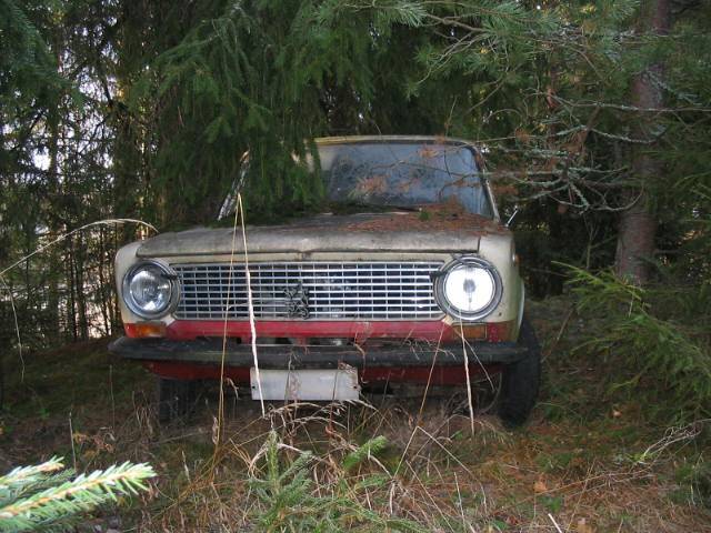 Nappisilmää ujostuttaa
Lada 1200 vm-83
Avainsanat: Lada 1200