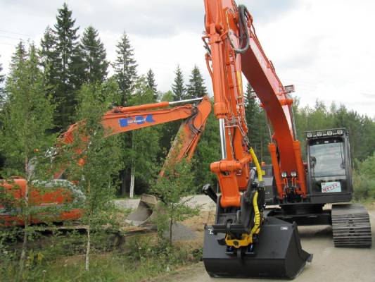 Hitachi 225 usrlc
vanha lähti, uusi tuli
