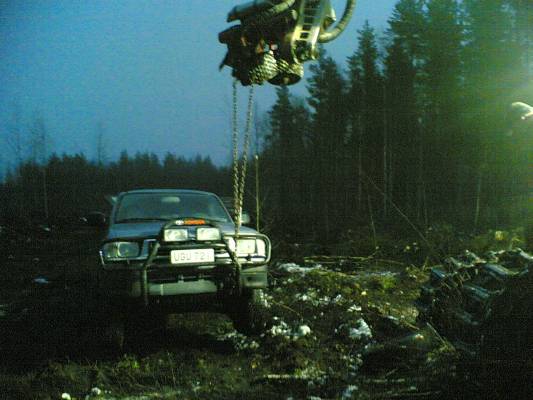 hiluxi
puhkes hiluxsista kumi liejukkoon.
