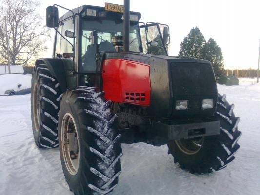 Valmet 8400
Aikalailla valmis, vielä etukuormaaja korjata ja laitella paikoilleen.. myös eturenkaat pitää uusia.

Avainsanat: valmet 8400