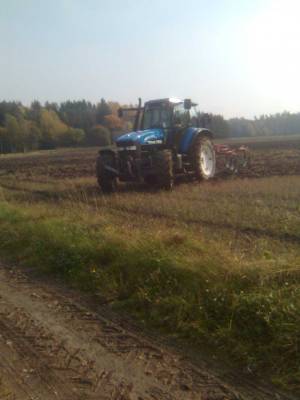 New holland tm125 ja potila k15
kultivointia nyykkärillä
Avainsanat: tm125