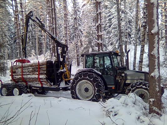 Valtra A95 ja Nokka 4372 ja 9,5 tonnin kärry
Hankintapuita
