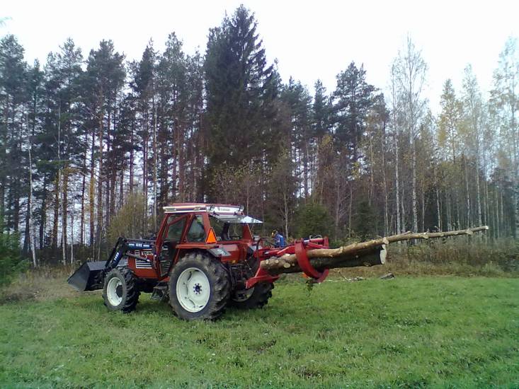 Polttopuun tekoa
Tuli aloteltua kasailu
Avainsanat: hamina isme kipa fiatagri