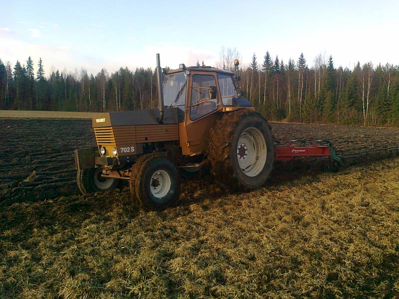 valmet 702 s ja kverland
naapurin vallu
Avainsanat: valmet kverland