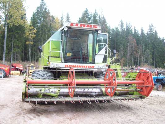 Claas Dominator 88 SL
