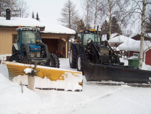 FORD 7810 JA valmet x95
Kosken lumityötraktorit Valtra on runkoohjattava
