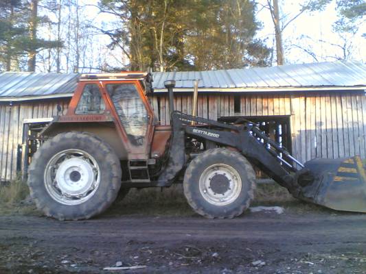 Fiatagri 130-90
Voima Kone 
Avainsanat: Fiatagri 130-90