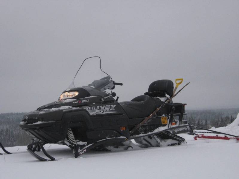 Harrastetöitä
Lynx Yeti 800 + lana/höylä
Keywords: Lynx yeti