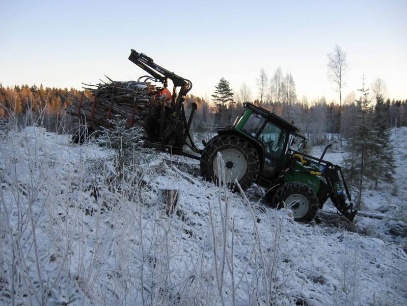 Ranganajoa,6850+Hakki3467 ja 92K
Avainsanat: Valtra Hakki