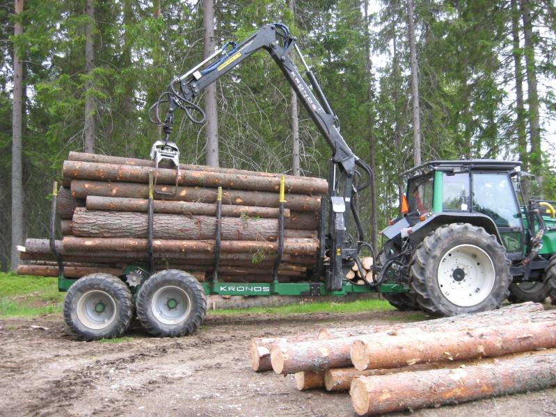 Tuulenkaatoja
Vallu ja Kronos
Avainsanat: valtra kronos