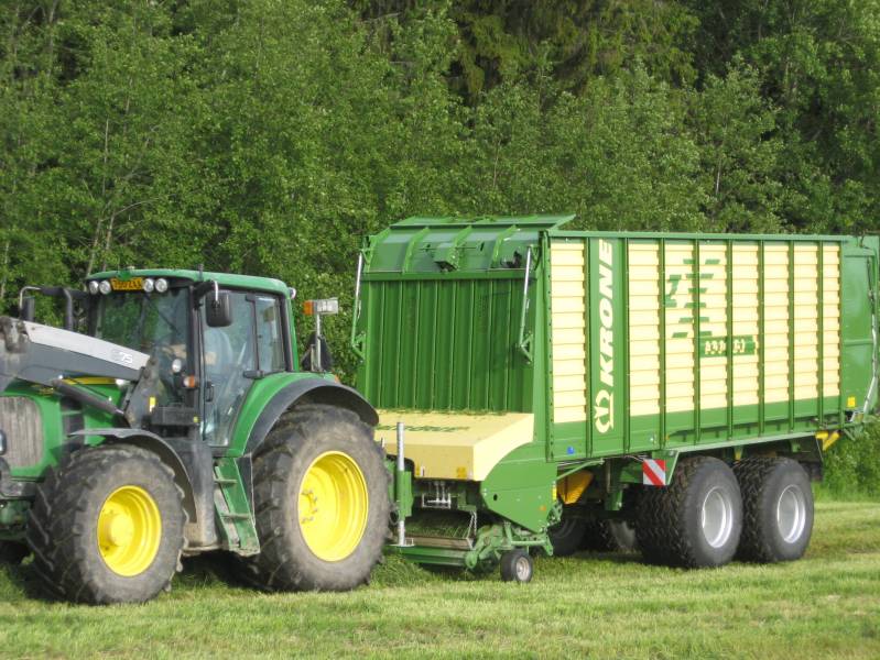 JD 7530 ja Krone
Avainsanat: jd krone