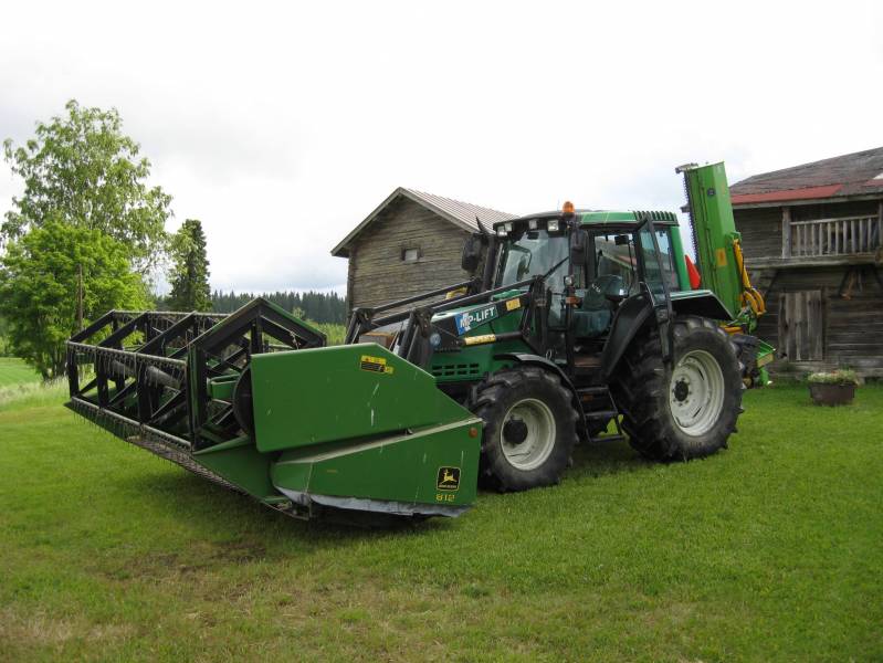 Valtra 6350+ JD 812+ Cabe 250 Finlandia
Valtran ja Deeren yhteistyön alku
Avainsanat: vatra jd cabe