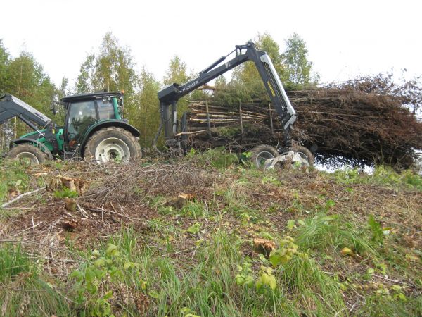 Kokopuun korjuuta
141 ja Kronos
Avainsanat: puunkorjuu