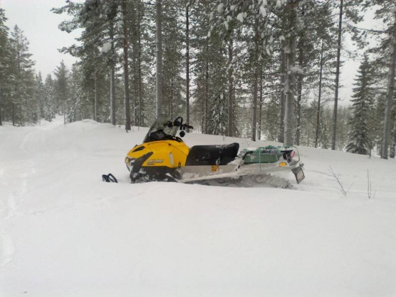 Tämmönen kapistus tuli taloon
Ski-Doo Tundra 600 ace
Avainsanat: Ski-Doo