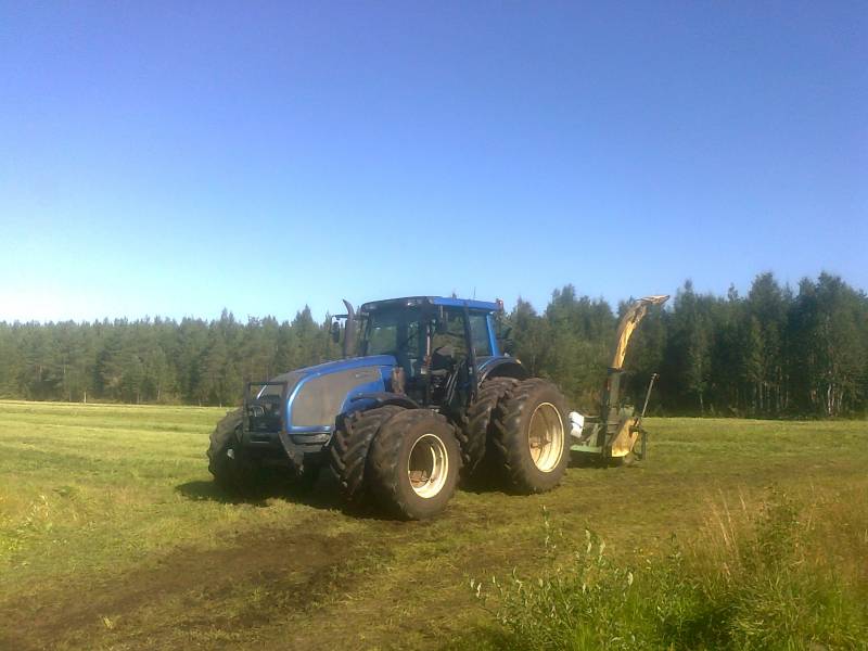 Syysrehu 2011
T-sarjalainen ja Elho
Avainsanat: Valtra Elho