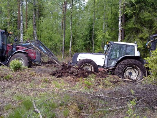 Syvällä ollaan
Auttajasta tuli autettava
