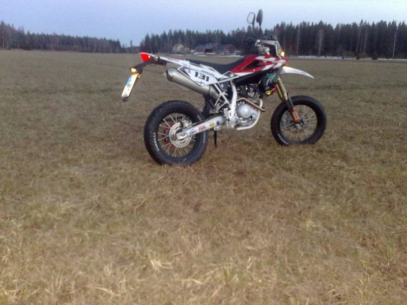 Husse
Uus kulkupeli hugsvarna sm 125 4t Hermunen
Avainsanat: husse