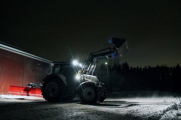 Valtra N111 + MP-Lift 255 ja Vama 300/JH2
Aurauskalusto
Avainsanat: valtra n111 vama 300/jh2