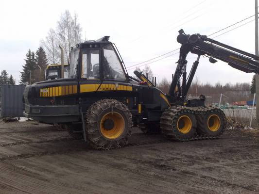 Musta ponsse
Joku huuteli joskus että oli nähny mustan ponssen, siinä se nyt on.
Avainsanat: musta ponsse