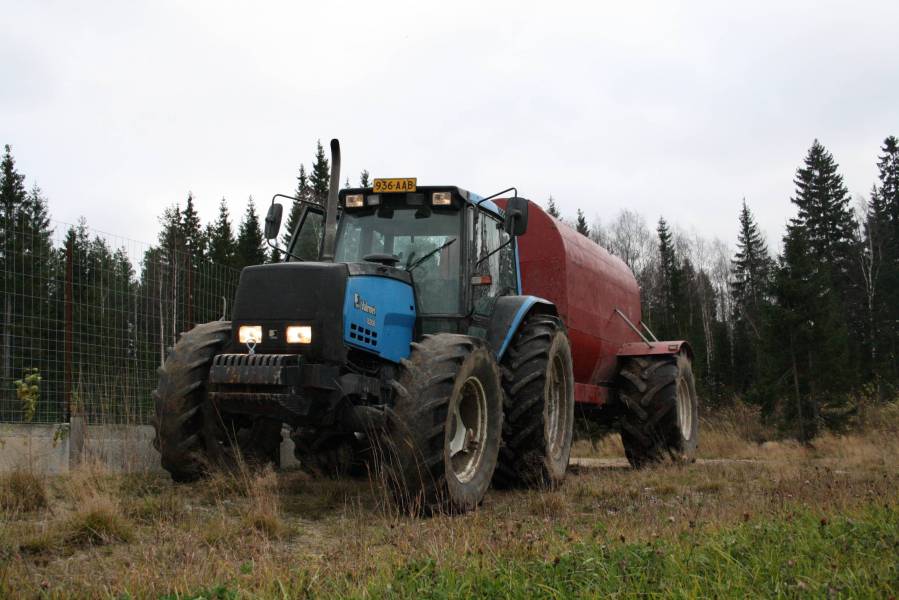 lietteen ajoa
siinäpä se syysloma sitte menööki paskaa ajaes ja kyntäes.
Avainsanat: valmet 8200