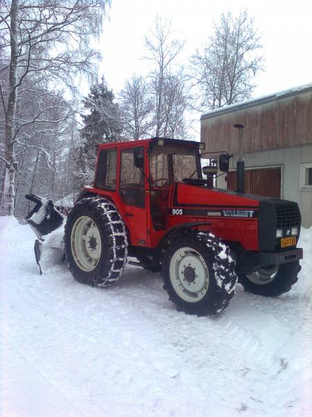 VALMET
valmet 905 ja lingo
Avainsanat: valmet lumilingo talvi