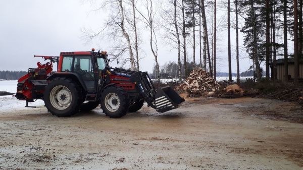 6850 ja Pilkemaster
Rantalepiķkoa kapeiksi.
Avainsanat: valtra valmet 6850 pilkemaster