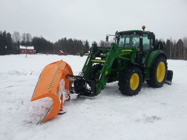 Jd 6230 Fmg aa300 ja Leppä 250 Super
Viime talven vähäsiltä auruu reissulta tultu kotia!
Avainsanat: Fmg