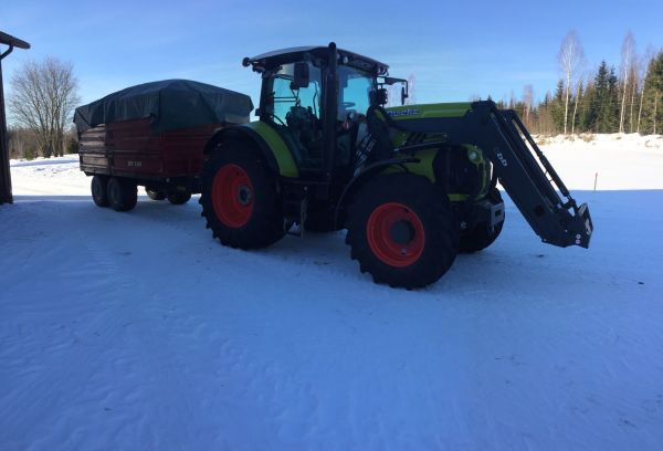 Claas Arion 650 ja Tuhti WS 120
Purun haussa lehmien sänkyihin
Avainsanat: claas arion 650 tuhti ws 120