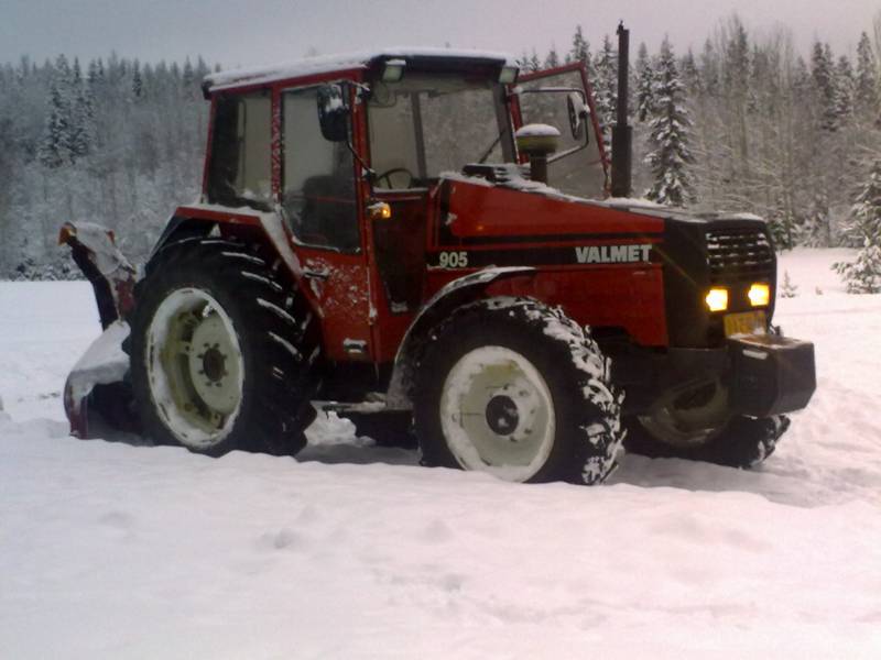 valmet 905
905 linkoomas metsäteitä
Avainsanat: valmet 905 lumilinko