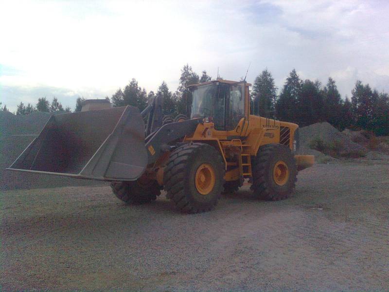 Volvo L180F
Avainsanat: maansiirto