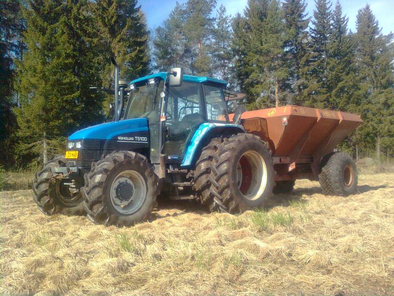 Nyykkäri ja kuonakärry
Viimesiä kuonia peltoon
