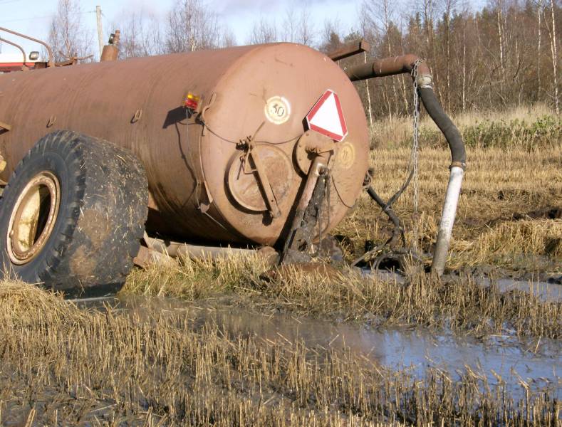 pehemiää..
paskakärri vähä istahti
Avainsanat: lietekärry