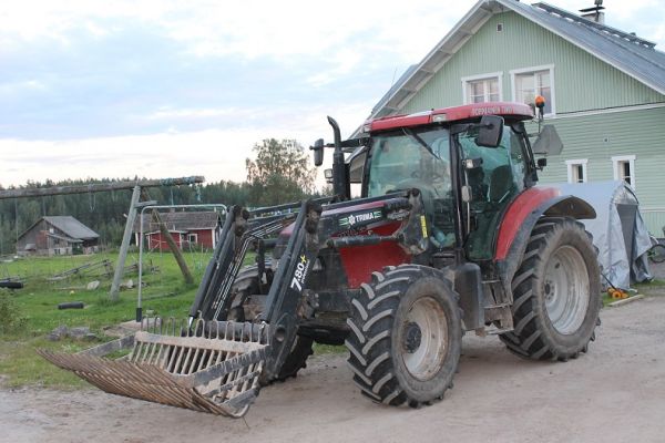 Talon ykköskone
Case iH mxu 125 vm.2006 ja 12000 tuntia mittarissa
